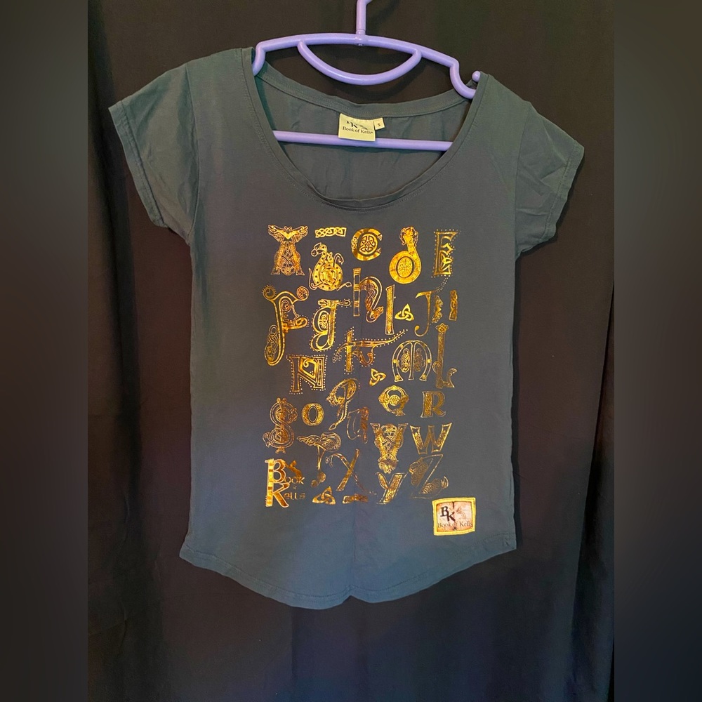 Book Of Kells tshirt size Small